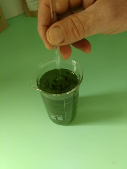 versez 25 cl d'eau et melanger