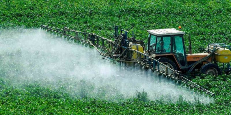 épandage de pesticides